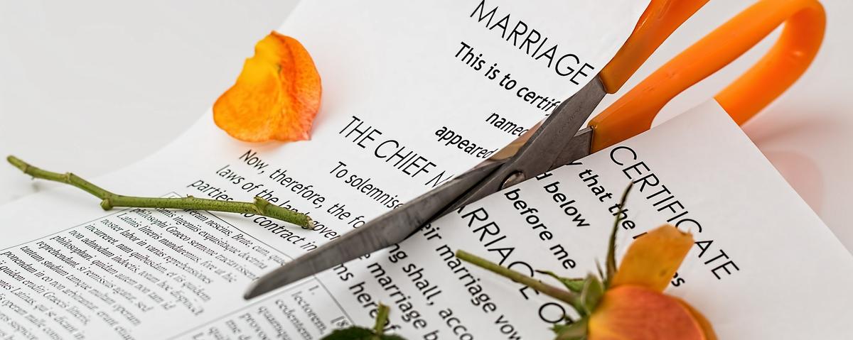 How is your credit rating affected by a divorce?